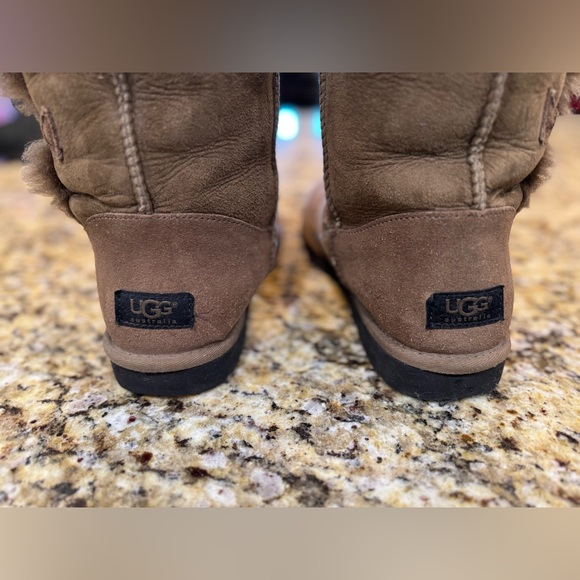 Ugg boots- size 9 - Picture 4 of 5